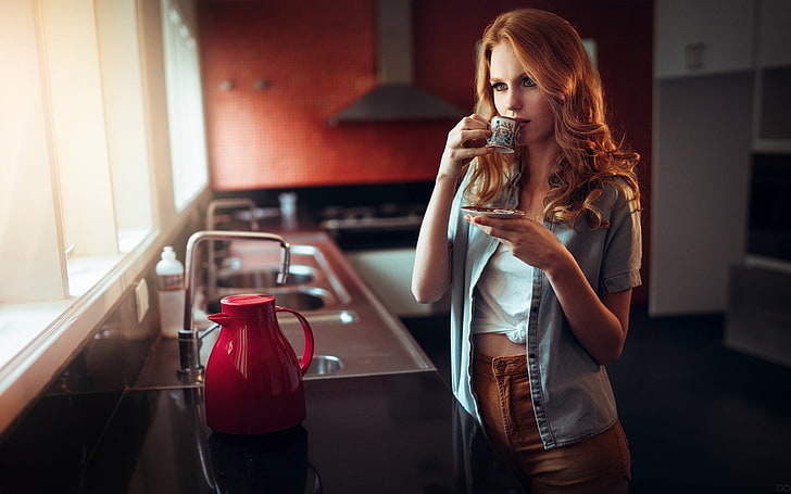 женщины, модель, рыжая, кухня, чашка, интерьер, длинные волосы, Иван Горохов, 500px, HD обои
