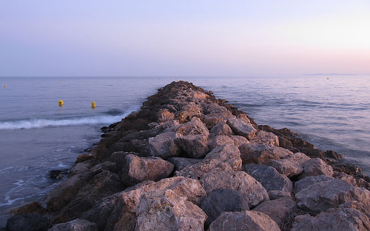 fragment av brunt och svart sten, Vias Plage, natur, hav, HD tapet