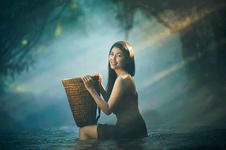 Mädchen, Lächeln, Korb, im Wasser, asiatisches Mädchen nehmen ein Bad, HD-Hintergrundbild