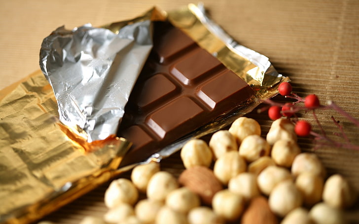 Schokoriegel, Schokolade, Nüsse, Holz, Folie, HD-Hintergrundbild