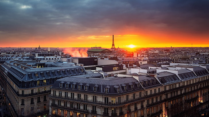 Wieża Eiffla, Paryż, Francja, architektura, stary budynek, miasto, stolica, Europa, niebo, chmury, Paryż, Francja, Wieża Eiffla, dachy, kościół, katedra, światła, dym, pejzaż miejski, wieczór, okno, Tapety HD