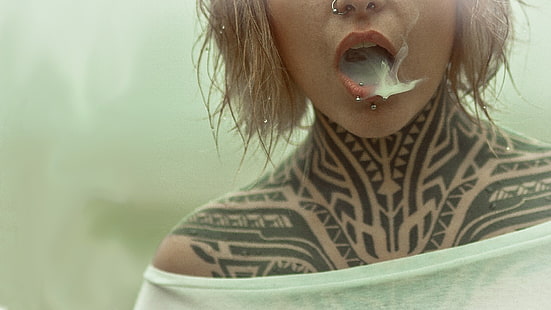 biały przezroczysty top z odkrytymi ramionami dla kobiet, tatuaż, palenie, przekłute usta, przekłuty nos, kółka w nosie, Teya Salat, Alexander Tikhomirov, Tapety HD HD wallpaper