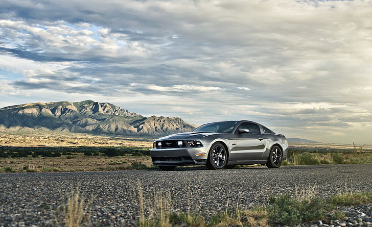 Ford Mustang GT grigia, cielo, montagne, Mustang, Ford, argento, 5.0, anteriore, muscle car, argenteo, Sfondo HD