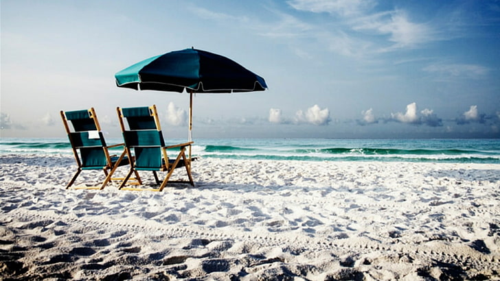 plaża piaszczysta, parasol przeciwsłoneczny, parasol przeciwsłoneczny, leżak, krzesło, piasek, plaża, morze, czas letni, wakacje, biały piasek, relaks, Tapety HD