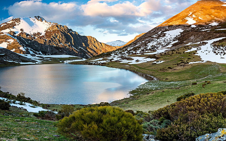 Snow Mountains Lake Castilla Leon Spain-Nature sce.., green mountain, HD wallpaper