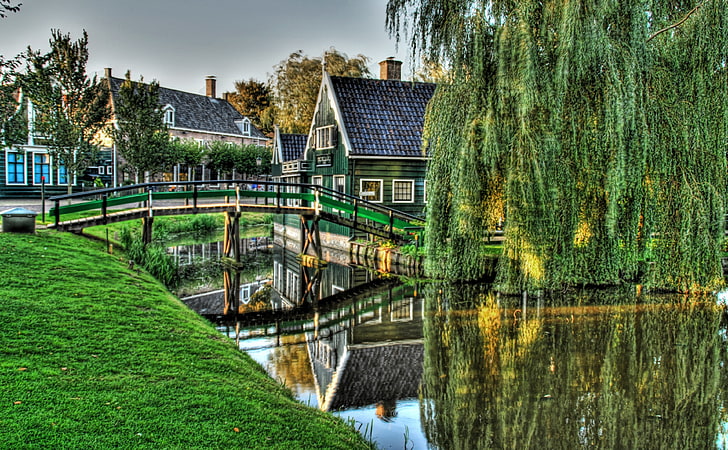Bridge In Holland, black wooden house, Europe, Netherlands, Village, Water, Holland, Bridge, Houses, Canal, willow tree, HD wallpaper