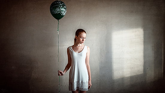 women, redhead, freckles, balloon, dress, white dress, wall, Georgy Chernyadyev, Katya Voronina, HD wallpaper HD wallpaper