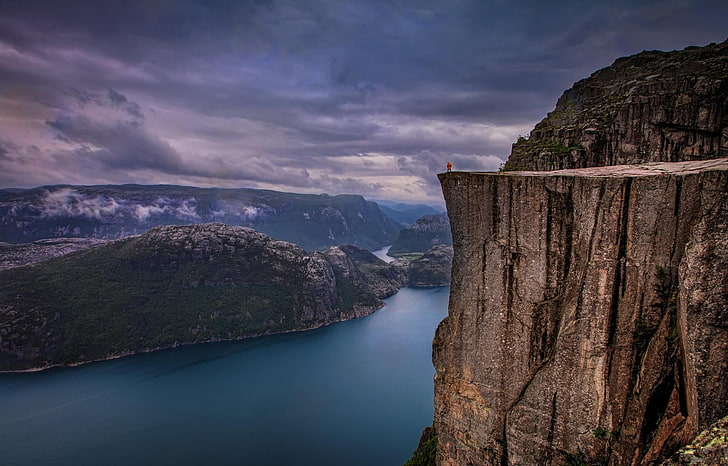 кафява скала, пейзаж, природа, скала, река, Норвегия, дъжд, фиорд, Preikestolen, HD тапет