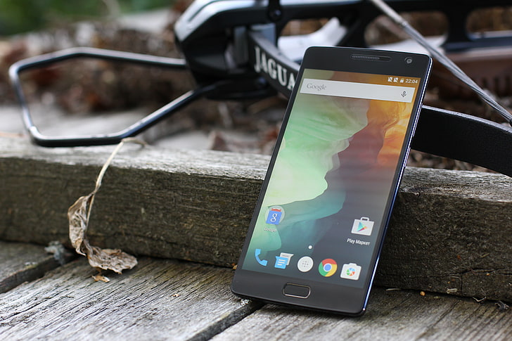 schwarzes Android-Smartphone, oneplus, oneplus 2, Smartphone, Armbrust, HD-Hintergrundbild
