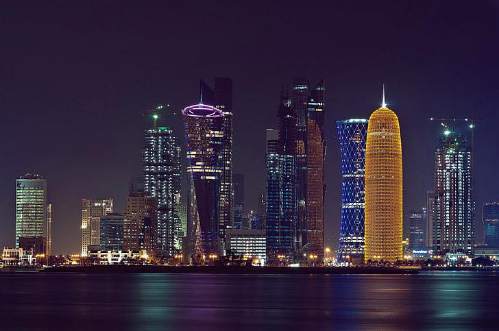 grattacieli illuminati, notte, città, luci, Golfo Persico, Doha, Qatar, Sfondo HD