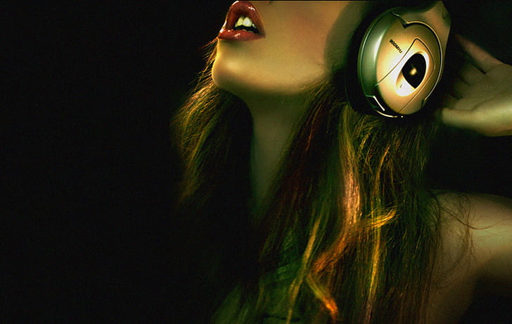 fones de ouvido loiras mulheres música fones de ouvido menina lábios vermelhos 1900x1200 Entretenimento Música HD Art, fones de ouvido, loiras, HD papel de parede