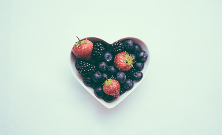 bowl of berries, berries, blackberries, strawberries, blueberries, HD wallpaper