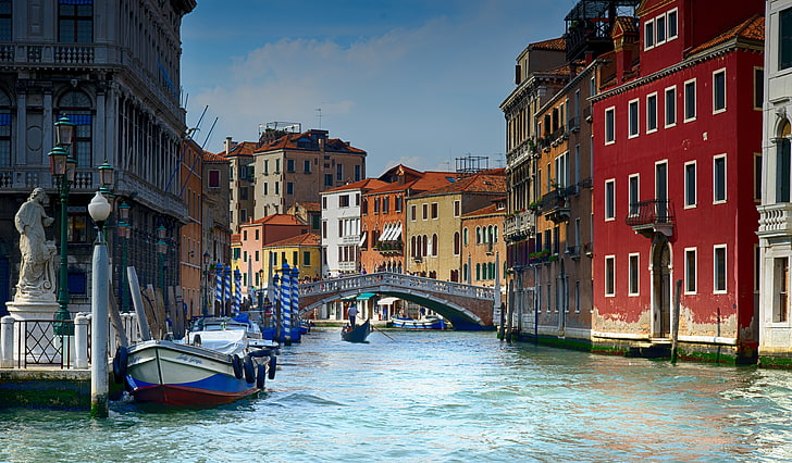 бяла и синя лодка, Италия, Венеция, гондоли, река, HD тапет