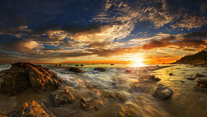 solnedgång, El Matador State Beach, horisont, Stillahavsområdet, strand, reflektion, sten, vågor, himmel, moln, kväll, hav, solljus, Malibu, Kalifornien, USA, HD tapet