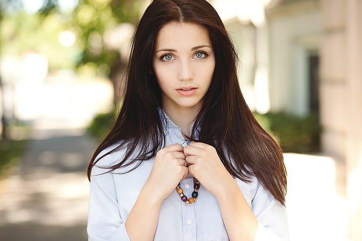 women, looking at viewer, blue eyes, brunette, Emily Rudd, necklace, hands on chest, HD wallpaper