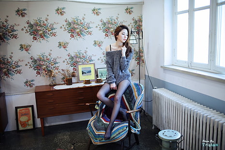 sweter off-shoulder abu-abu wanita, Chae Eun, Korea, Asia, wanita, brunette, pantyhose, stoking hitam, Wallpaper HD HD wallpaper