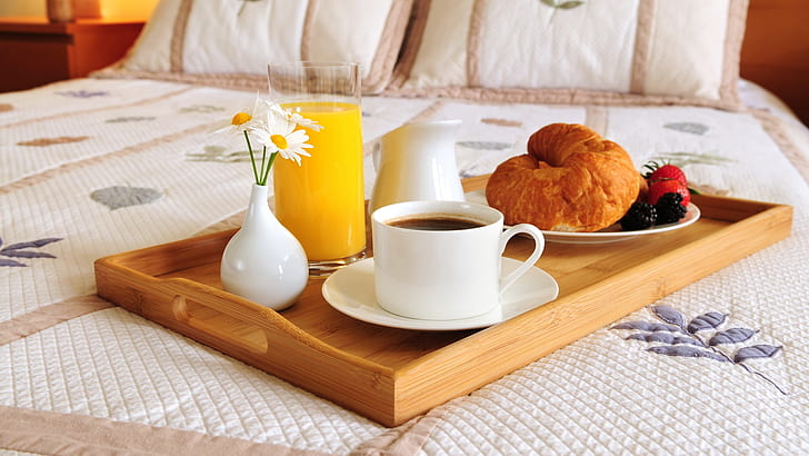 flowers, glass, berries, coffee, food, chamomile, pillow, Breakfast, strawberry, Cup, bed, plates, vase, BlackBerry, tray, 1920x1080, coffe, growing, orange juice, camomiles, pads, bagel, croissant, HD wallpaper