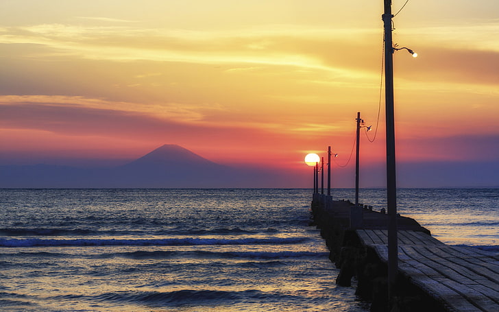 Haraoka Coast Chiba Japan Sunset Orange Red Sky Mountain Fuji Wooden Platform Port Desktop Wallpaper Hd За мобилни телефони и лаптопи 3840 × 2400, HD тапет