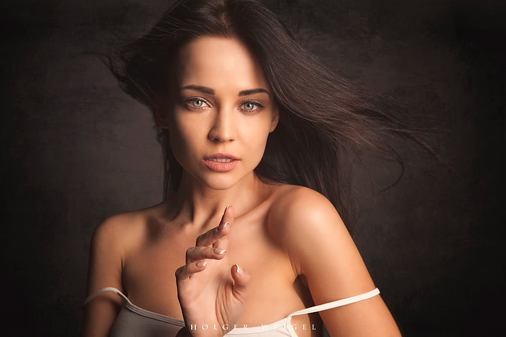 Angelina Petrova, Frauen, Gesicht, Porträt, nackte Schultern, einfacher Hintergrund, HD-Hintergrundbild