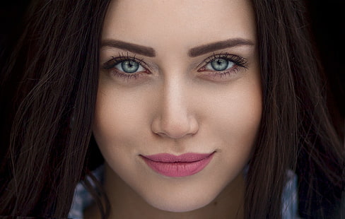 Tragende Kontaktlinse der Frau und rosafarbener Lippenstift, Frauen, Gesicht, Portrait, Nahaufnahme, HD-Hintergrundbild HD wallpaper