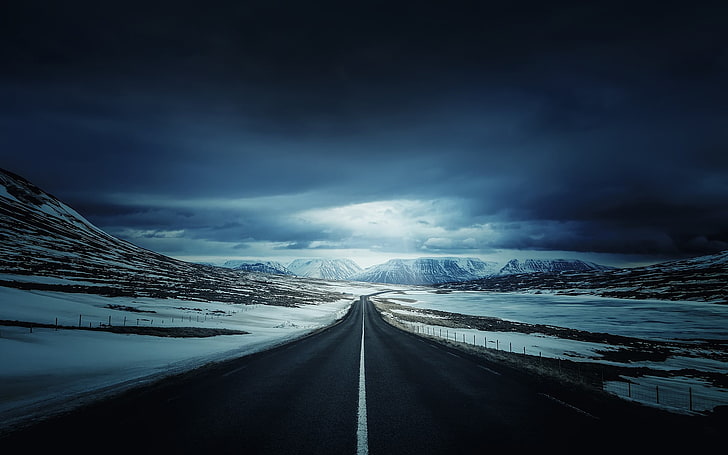 خلفية طريق خرساني أسود ، أيسلندا ، منظر طبيعي ، غيوم ، طريق دائري ، جبال، خلفية HD