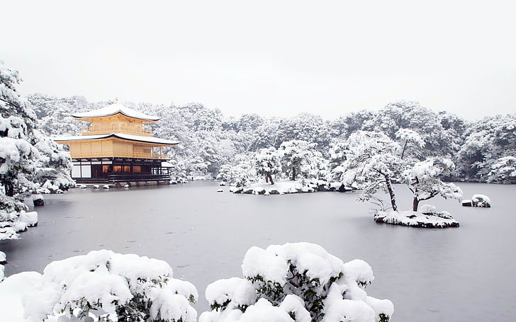 японска къща на замръзнало езеро-Световна природа HD P .., кафява 2-етажна дървена къща, HD тапет