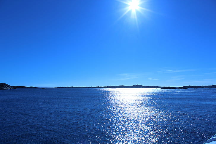 낮 동안 푸른 하늘 아래 푸른 바다, Styrsö, 푸른 바다, 푸른 하늘, 낮, 태양, 풍경, 물, 빛, 전망, 바다, 푸른, 자연, 여름, 하늘, 경관, HD 배경 화면