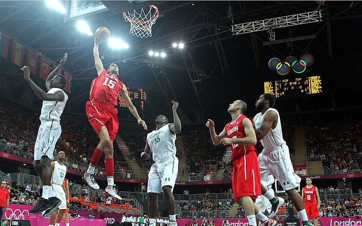 Salah Mejri della Tunisia schiaccia contro la Nigeria, Londra, le Olimpiadi, l'atleta, il basket, Sfondo HD