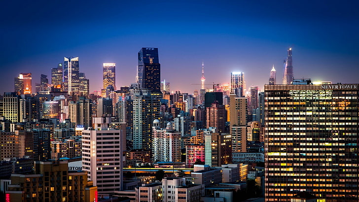 zdjęcie wysokiego kąta budynku wysokiego, zdjęcie krajobrazowe budynków miejskich w nocy, pejzaż miejski, Szanghaj, Tapety HD