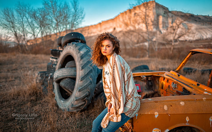 tires, women outdoors, depth of field, Grigoriy Lifin, portrait, redhead, Alina Zaslavskaya, women, jeans, blue eyes, HD wallpaper