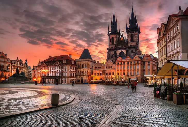 ベージュのコンクリートの建物、朝、プラハ、チェコ共和国、2015年5月、 HDデスクトップの壁紙