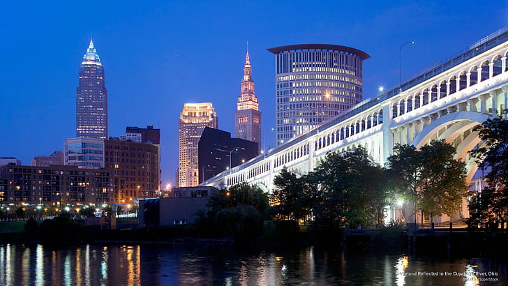 Cleveland reflektierte sich im Cuyahoga-Fluss, Ohio, Architektur, HD-Hintergrundbild