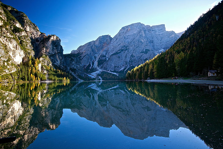 bosque montaña, paisaje, naturaleza, Italia, árboles, montañas, casa, reflexión, lago, Fondo de pantalla HD