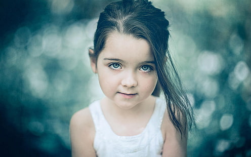 Sevimli küçük kız bak, portre, bokeh, Sevimli, küçük, kız, bak, portre, Bokeh, HD masaüstü duvar kağıdı HD wallpaper