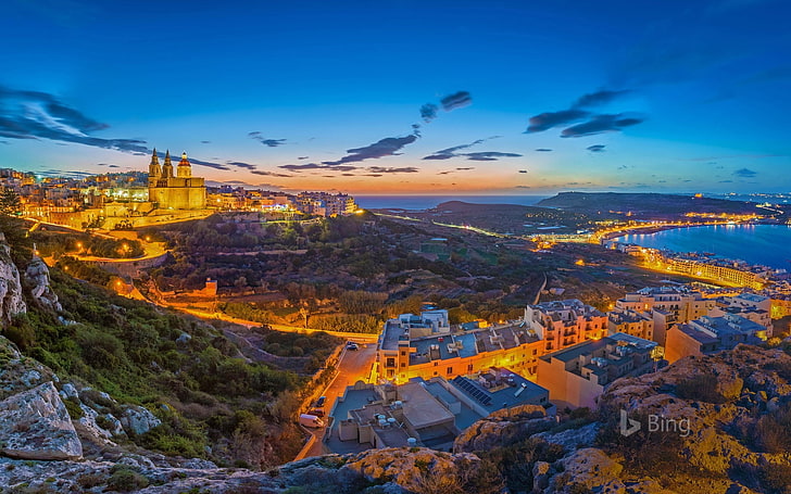 Vista dello sfondo del desktop Mellieha Malta-2017 Bing, edifici della città, Sfondo HD