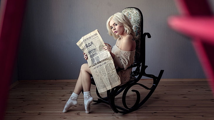 newspapers, socks, blonde, women, feet, model, platinum blonde, sitting, bare shoulders, HD wallpaper