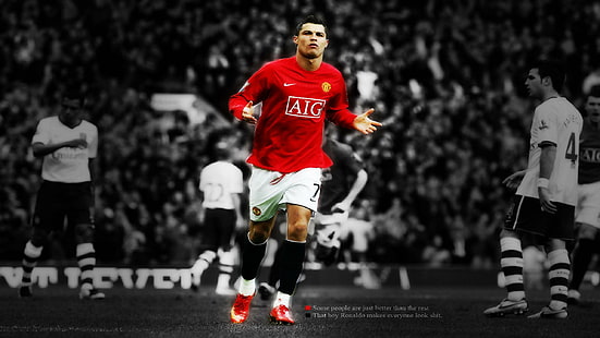 Manchester Ronaldo In Field, manchester, ronaldo, football, cristiano ronaldo, HD wallpaper HD wallpaper