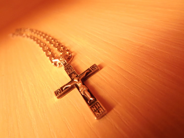 crucifix pendant with necklace, macro, cross, the crucifixion, faith, HD wallpaper
