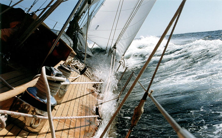 braunes Fischerboot, Segelschiff, Schiff, Fahrzeug, Meer, Wellen, Wasser, HD-Hintergrundbild