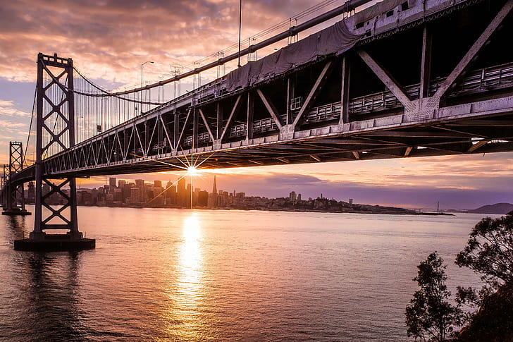 zdjęcie szarego betonowego mostu podczas złotej godziny, most - konstrukcja stworzona przez człowieka, USA, architektura, słynne miejsce, Nowy Jork, rzeka, pejzaż miejski, zachód słońca, most wiszący, miejski Skyline, noc, scena miejska, zmierzch, Tapety HD