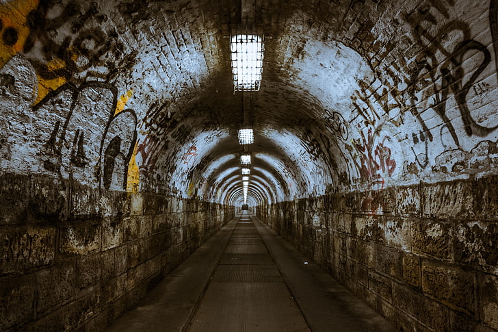 grauer und weißer konkreter Tunnel, Tunnel, Untertage, verlassen, Beleuchtung, HD-Hintergrundbild
