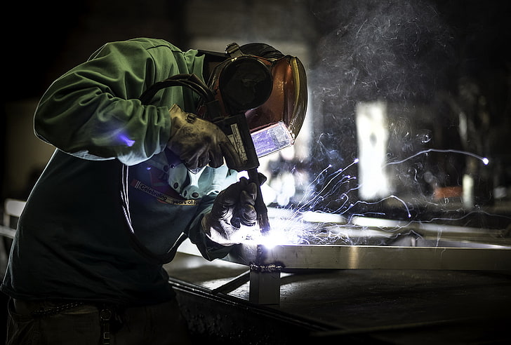 Wallpaper sparks welding worker images for desktop section мужчины   download