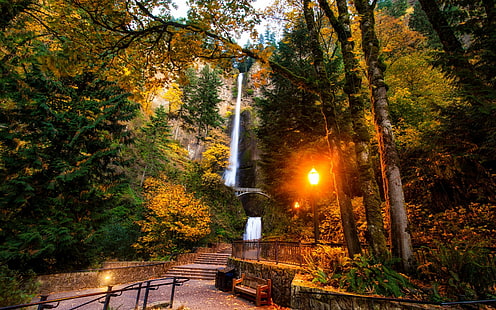 USA, wodospad Multnomah, Oregon, most, światła, drzewa, park, skała, wodospad, Oregon, USA, jesień, ławka, wodospad Multnomah, Tapety HD HD wallpaper