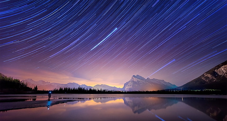 wallpaper fenomena langit biru, paparan panjang, malam berbintang, danau, Taman Nasional Banff, Kanada, pegunungan, puncak bersalju, refleksi, air, alam, lanskap, Wallpaper HD