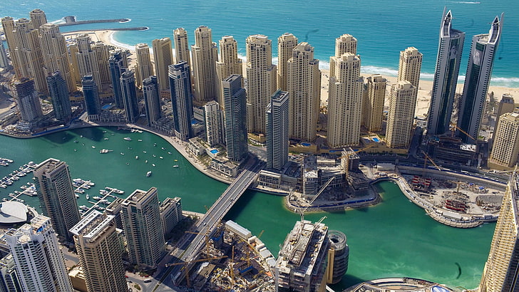 grattacielo bianco e grigio lotto, fotografia aerea di edifici beige vicino al corpo idrico, paesaggio urbano, città, edificio, urbano, città, Dubai, Sfondo HD