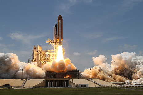 edificio de hormigón marrón y blanco, transbordador espacial, lanzamiento, transbordador espacial Atlantis, NASA, Fondo de pantalla HD HD wallpaper