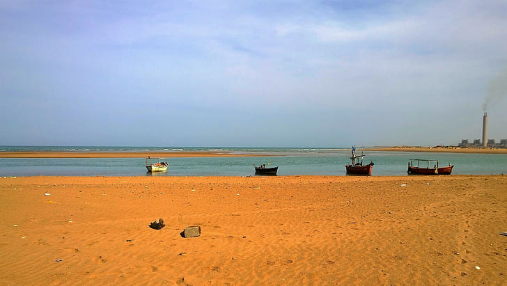 Sunehri Beach Baluchistan, brown sand and water, hd, sunehri beach, baluchistan, HD wallpaper