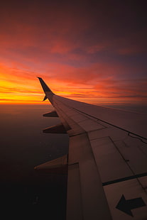 серое крыло самолета, крыло самолета, полёт, небо, закат, HD обои HD wallpaper