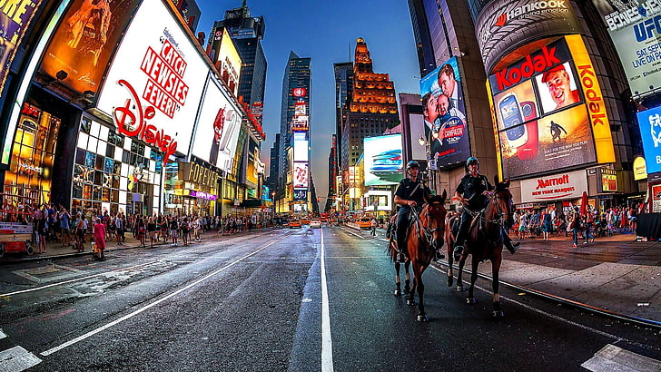 New York, Times Square, luci, persone, grattacieli, città, cavallo, equitazione, notte, strada, strada, polizia, pattuglia, Sfondo HD