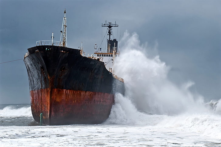 black and brown ship, ship, waves, atlantic ocean, rain, storm, splashes, sea, blue, red, gray, HD wallpaper